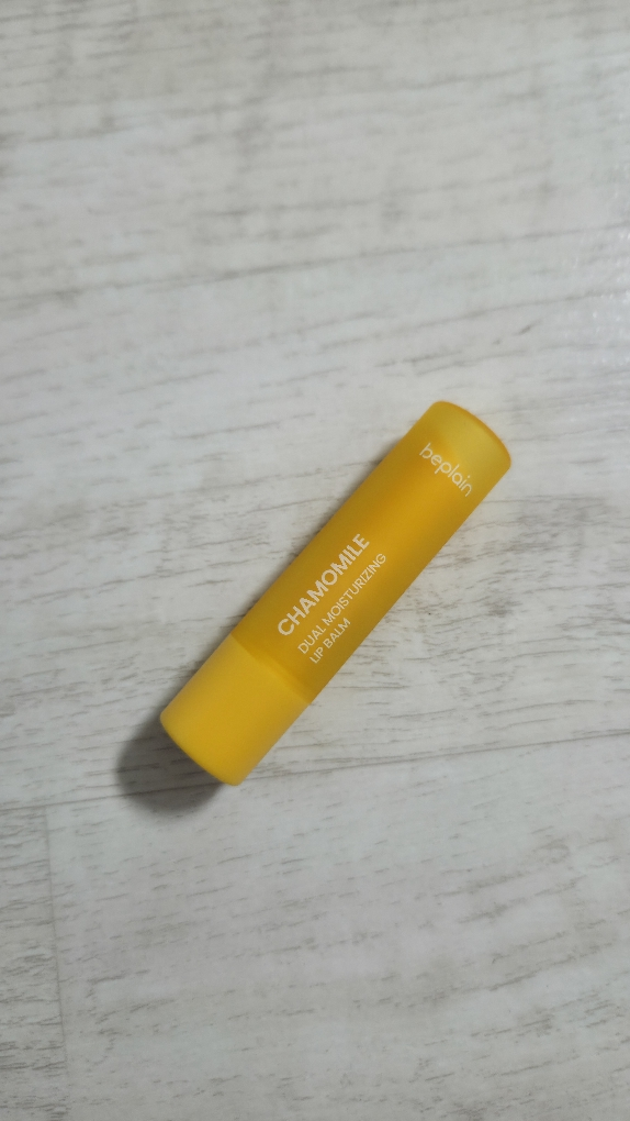 洋甘菊双重保湿润唇膏的真实用户使用照片