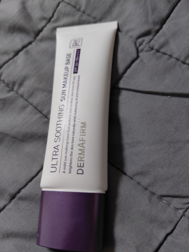 더마펌 (DERMAFIRM) 울트라 수딩 선 메이크업 베이스 R4 [SPF50+/PA++++] review image