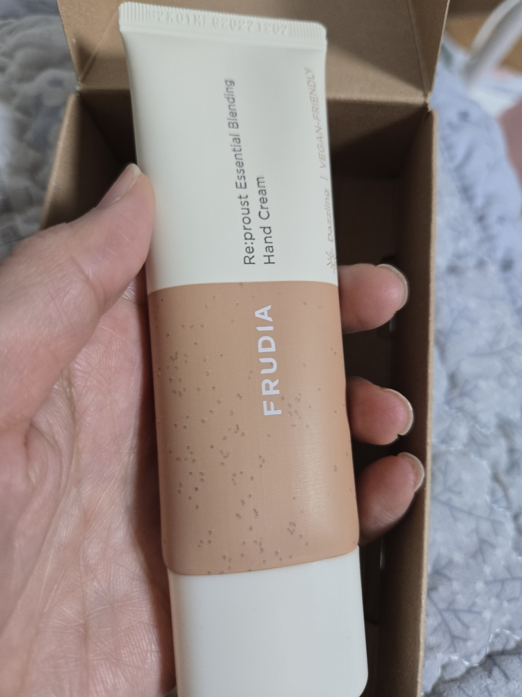 후르디아 (FRUDIA) 리프루스트 에센셜 블렌딩 핸드크림 [다즐링] review image