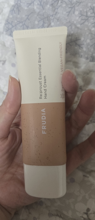 후르디아 (FRUDIA) 리프루스트 에센셜 블렌딩 핸드크림 [다즐링] review image