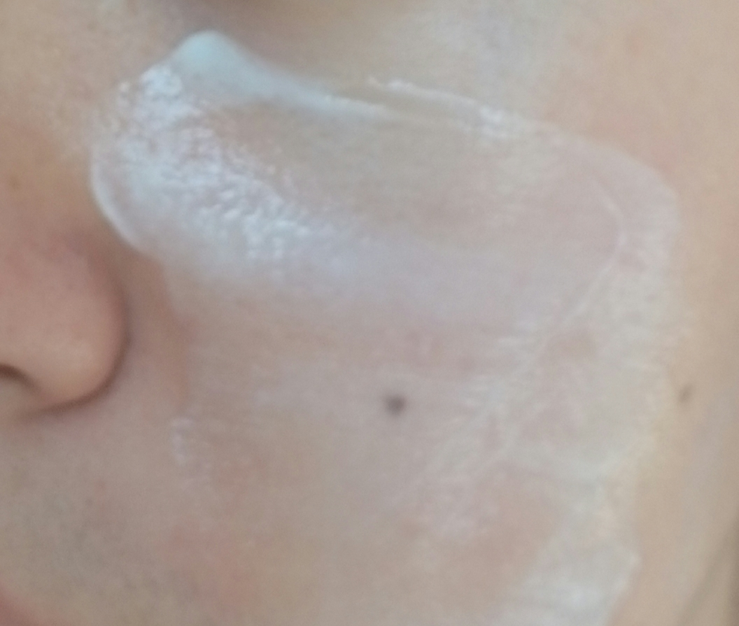 Ảnh đánh giá thực tế của người dùng về Kem chống nắng làm dịu da Red Blemish Soothing Up Sun [SPF50+/PA++++]