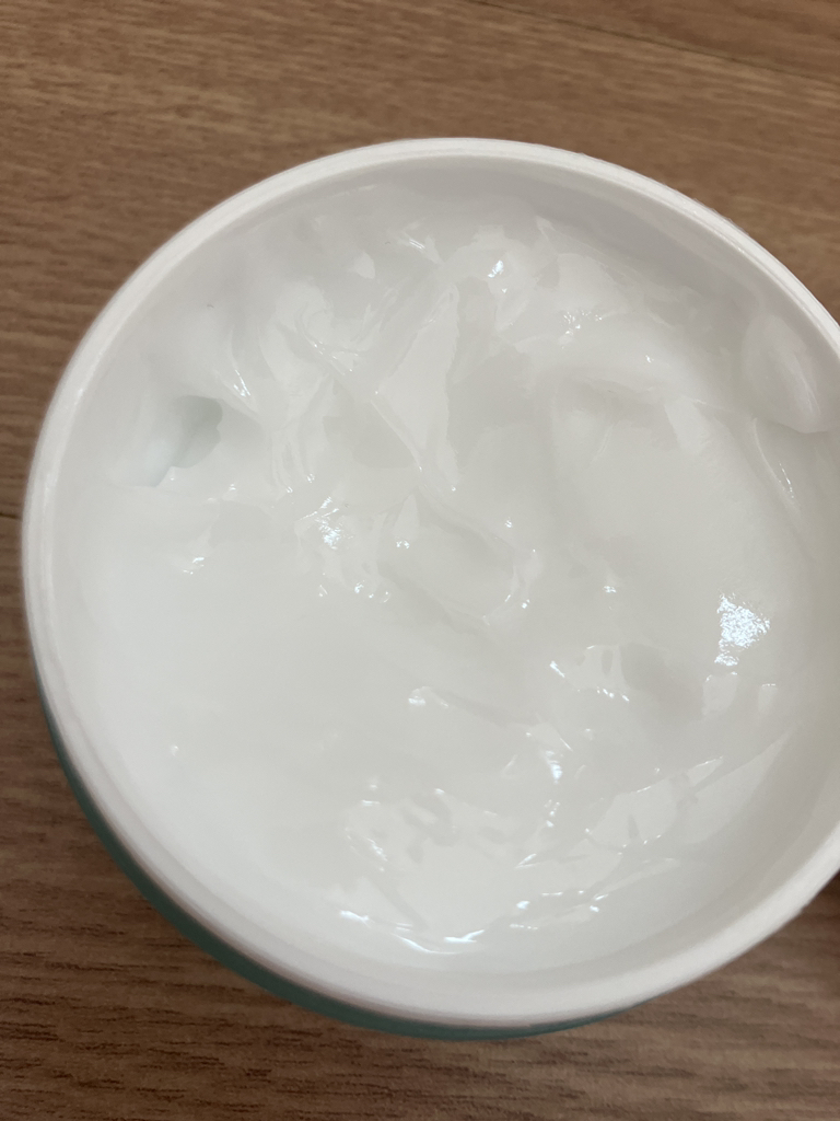 Ảnh đánh giá thực tế của người dùng về Kem dưỡng ẩm Hyaluron Moisture