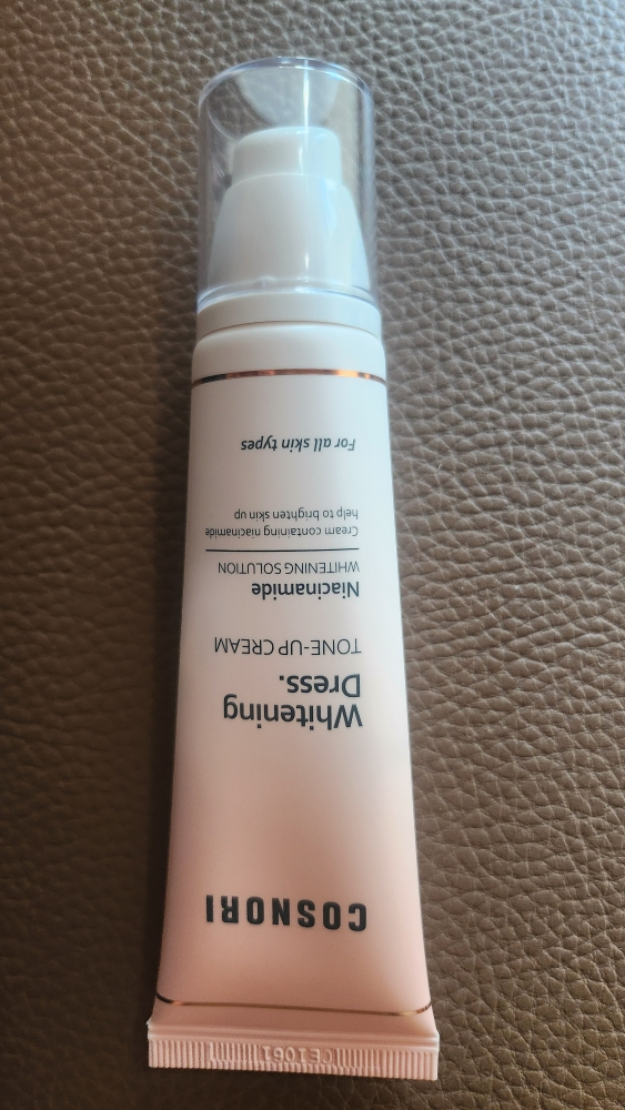 코스노리 (COSNORI) 화이트닝드레스 미백 톤업크림 review image