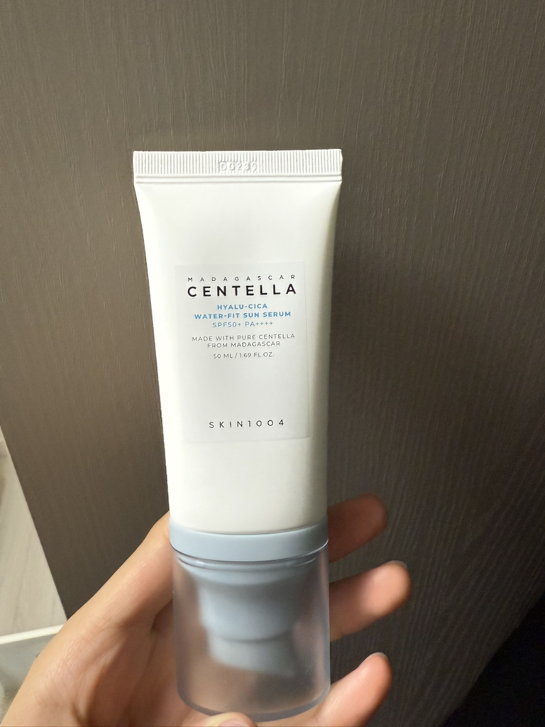 马达加斯加圣特拉玻尿酸水润防晒精华液 [SPF50+/PA++++]的真实用户使用照片