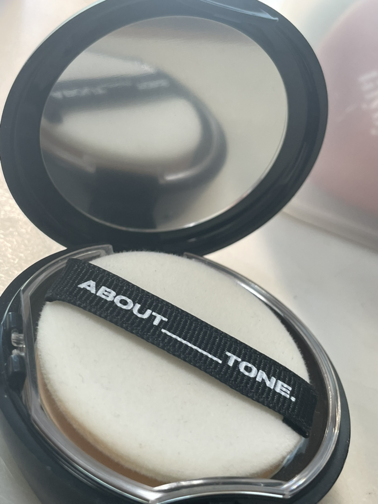 어바웃톤 (ABOUT_TONE.) 블러 파우더 팩트 [03 내추럴] review image