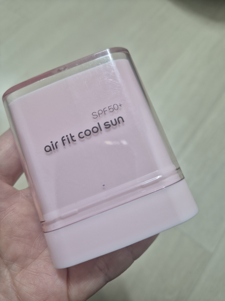 리즈케이 (LIZk) 에어핏 쿨 선 [SPF50+/PA++++] review image