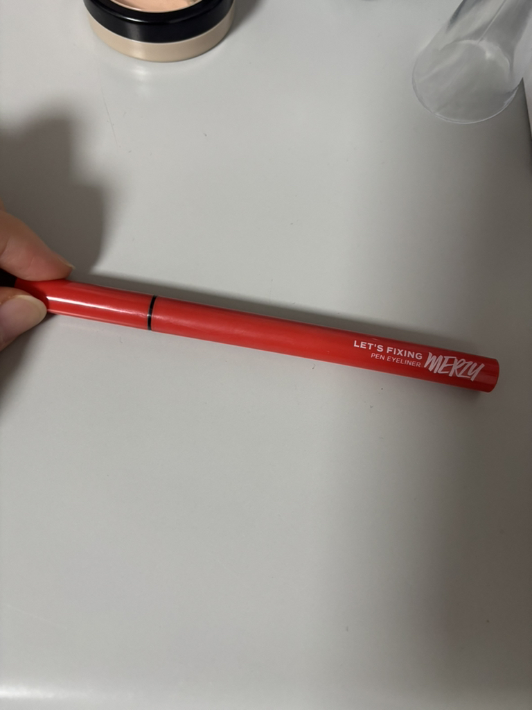 머지 (MERZY) 렛츠 픽싱 펜 아이라이너 [01. 오레오] review image