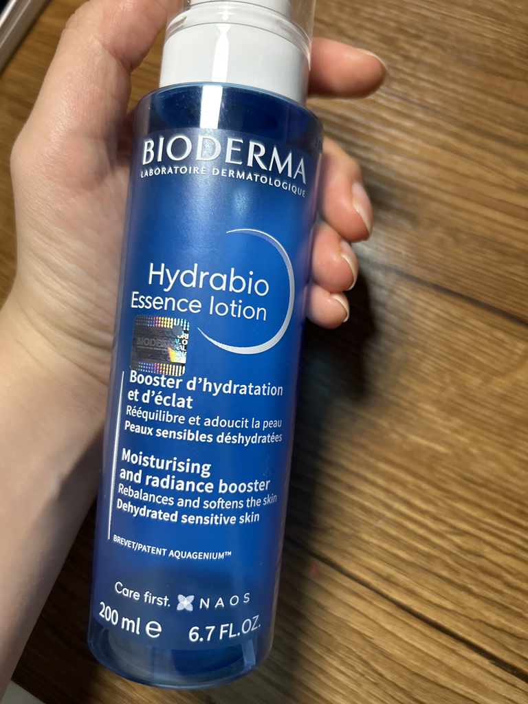 保湿精华露的真实用户使用照片