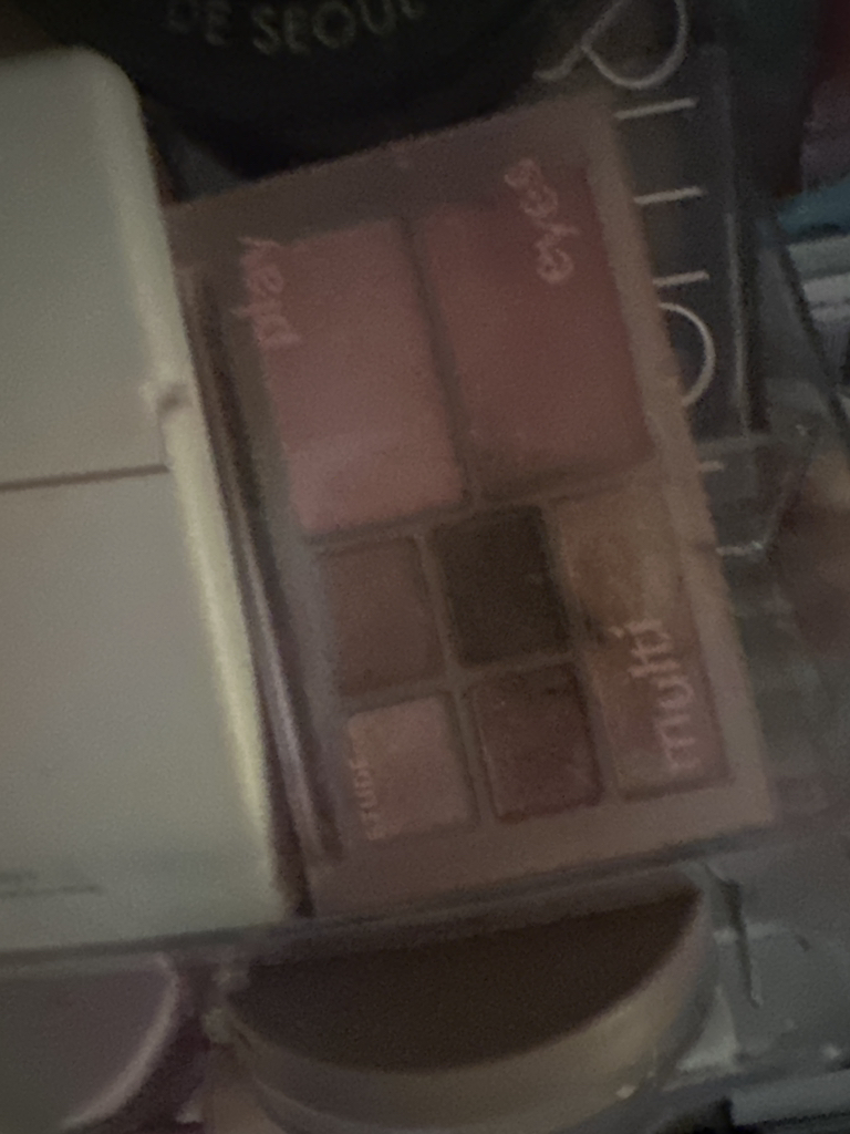 伊蒂之屋 玩 "多只眼睛 "游戏 [这是幸运库尔顿！] review image