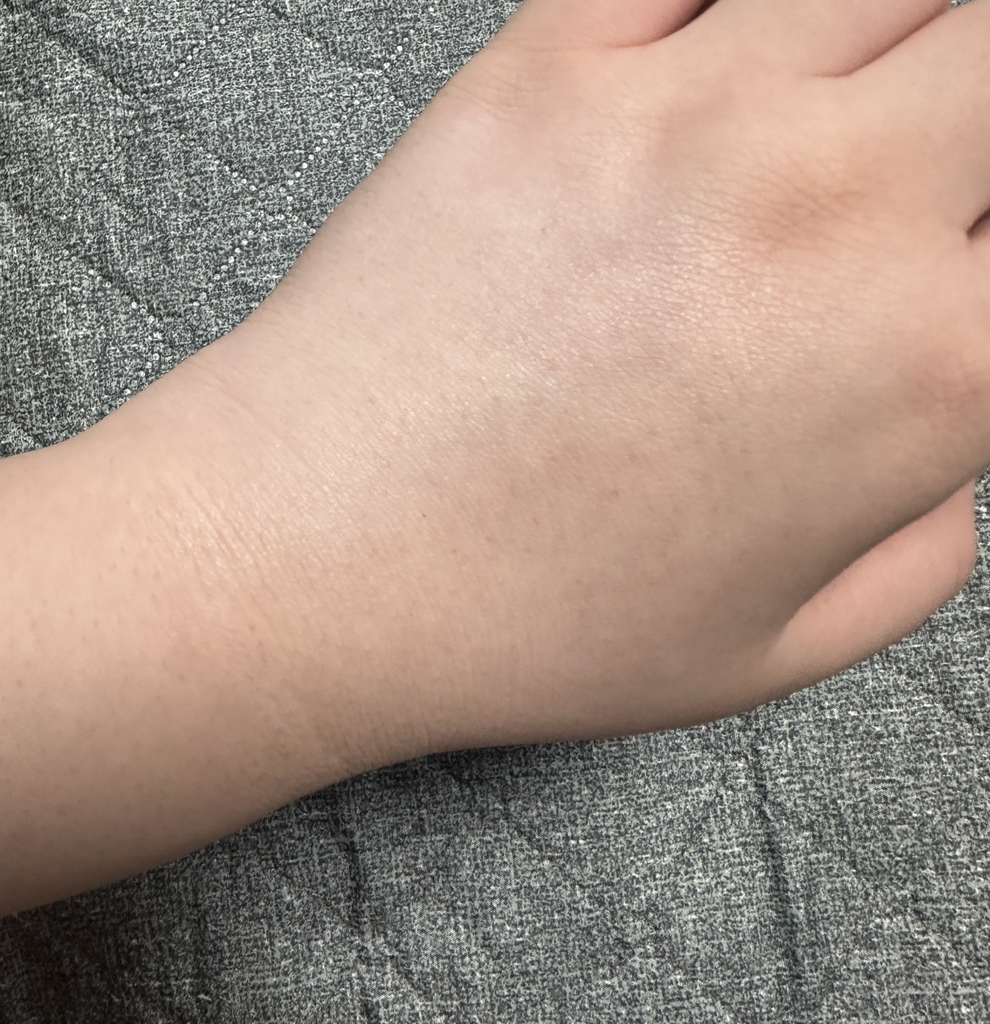 메디큐브 (medicube) PDRN 핑크 톤업 선크림 [SPF50+/PA++++] review image