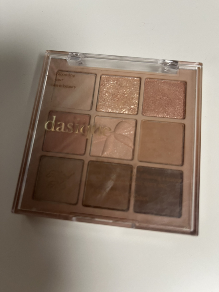 데이지크 (dasique) 섀도우 팔레트 [24 뮤티드넛츠] review image