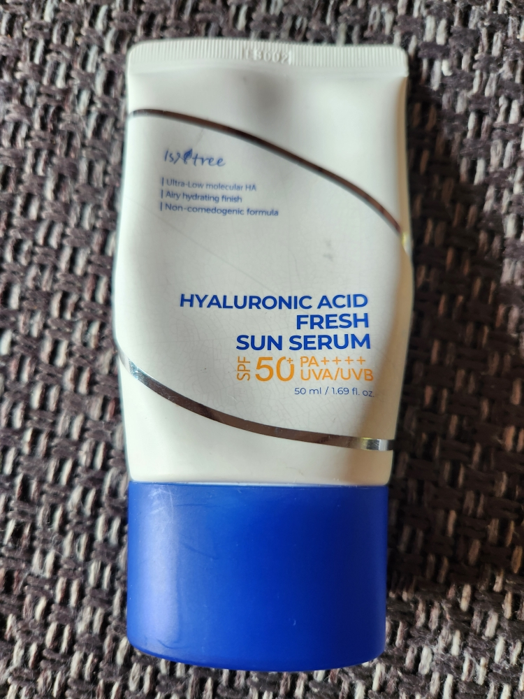 이즈앤트리 (IsNtree) 히알루론산 프레쉬 선 세럼 [SPF50+/PA++++] review image