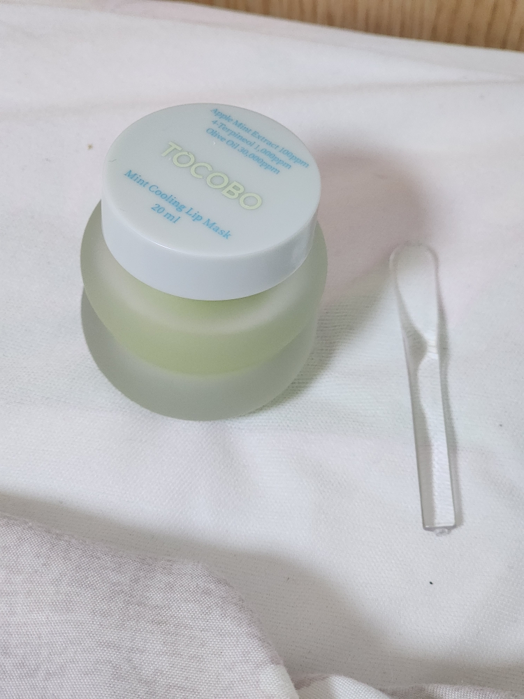 TOCOBO Mặt nạ làm mát môi Mint Cooling Lip Mask review image