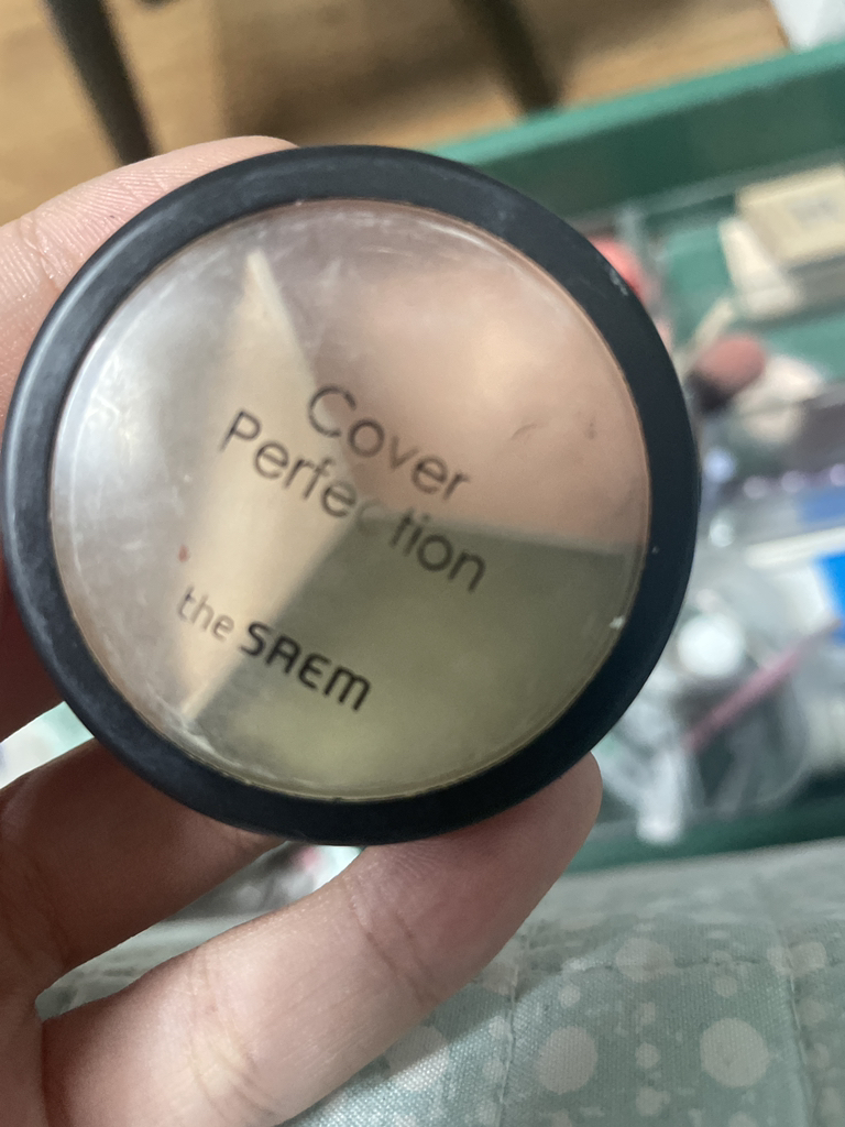 더샘 (theSAEM) 커버 퍼펙션 트리플 팟 컨실러 [01 코렉트베이지] review image