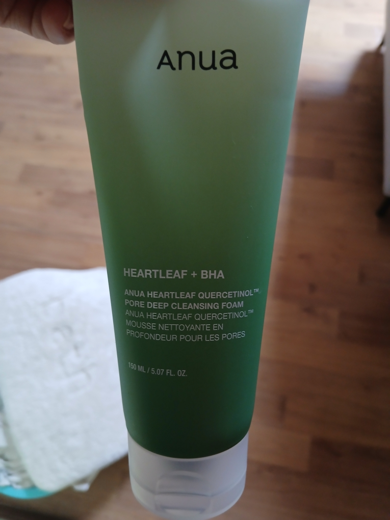 Ảnh đánh giá thực tế của người dùng về Eoseongcho Quassetinol™ Lỗ chân lông Sâu Làm Sạch Bọt