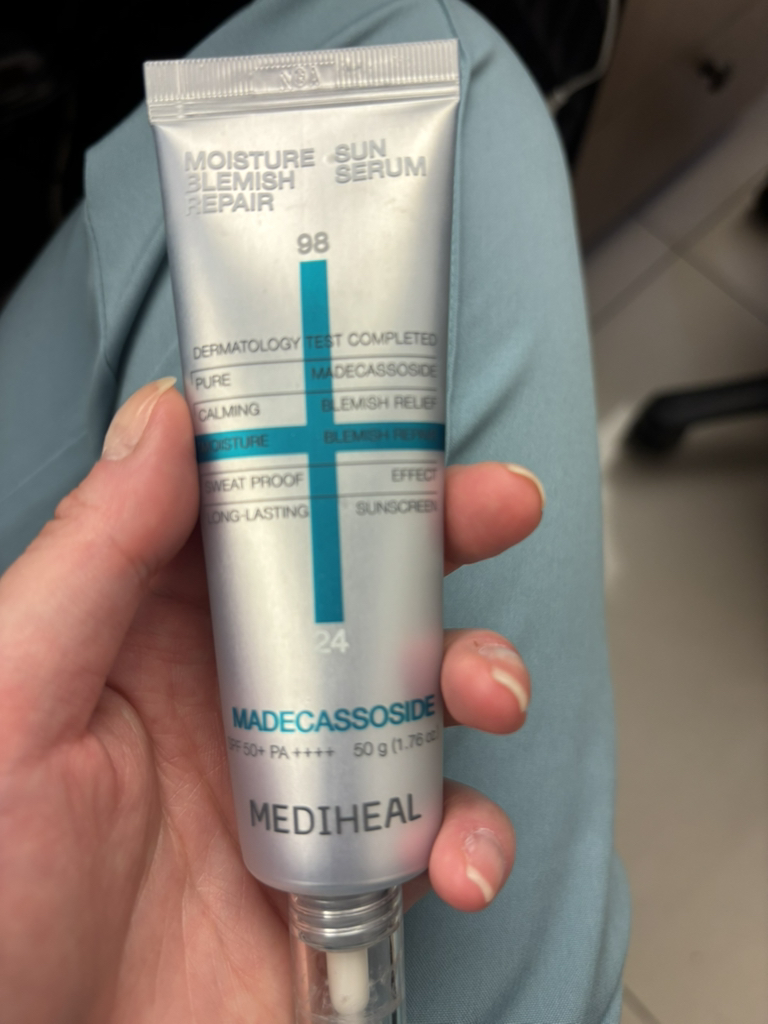 메디힐 (MEDIHEAL) 마데카소사이드 수분 선세럼 흔적 리페어 [SPF50+/PA++++] review image