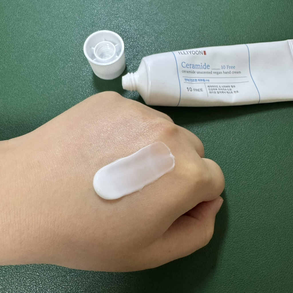 일리윤 (ILLIYOON) 세라마이드 무향 비건 핸드크림 review image