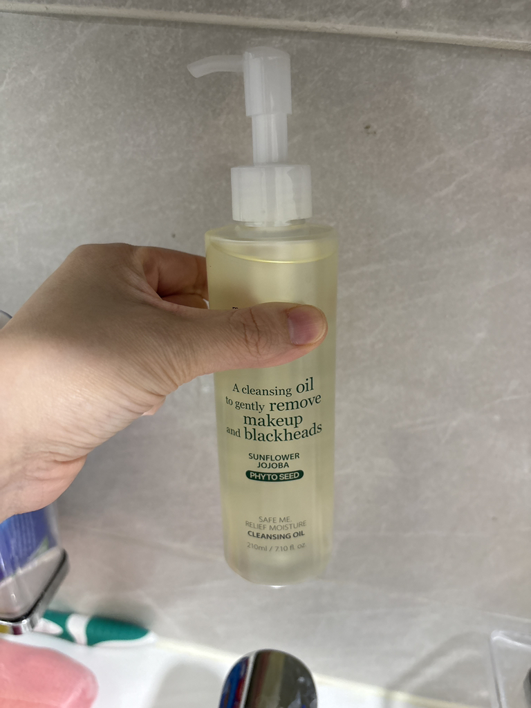 Ảnh đánh giá thực tế của người dùng về Safe Me Relief Moisture Cleansing Oil