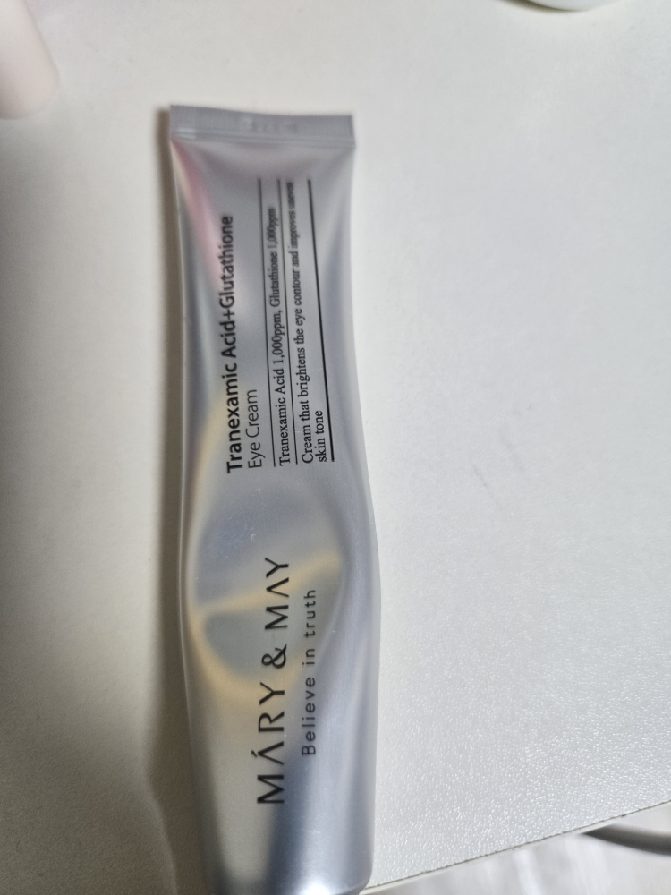 Ảnh đánh giá thực tế của người dùng về Tranexamic acid glutathione eye cream