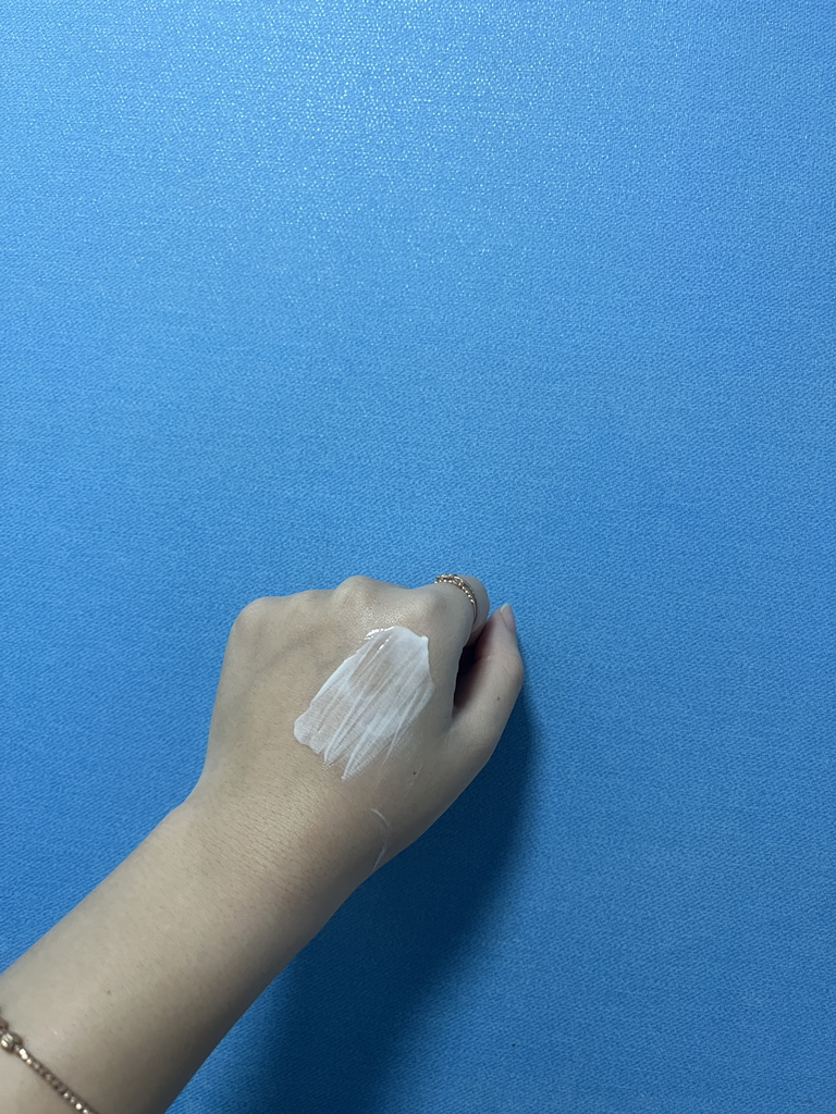 어바웃톤 (ABOUT_TONE.) 선 세럼 베이스 [SPF50+/PA++++] review image