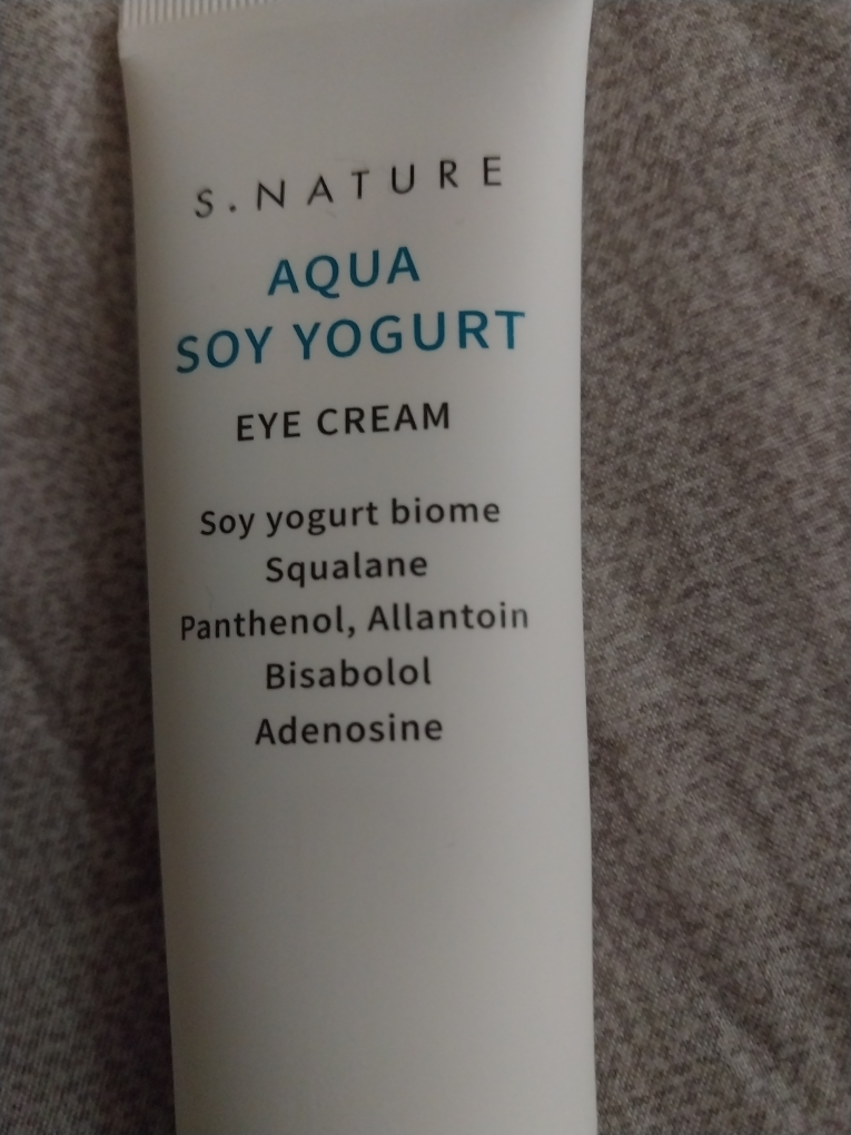 水库黑豆酸奶眼霜的真实用户使用照片