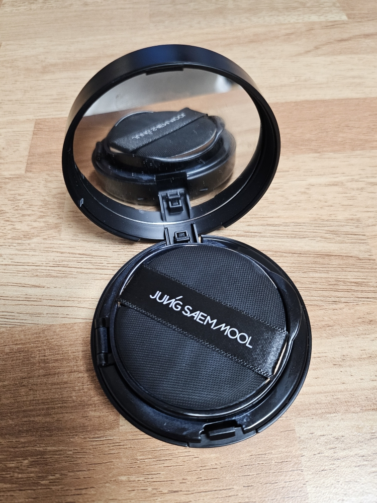 정샘물뷰티 (JUNGSAEMMOOL) 에센셜 스킨 누더 쿠션 [SPF50+/PA+++] [페어라이트] review image