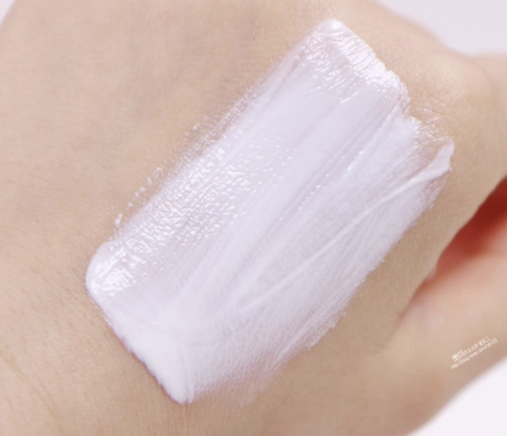 清爽鱼腥草舒缓保湿防晒霜 [SPF50+/PA++++]的真实用户使用照片