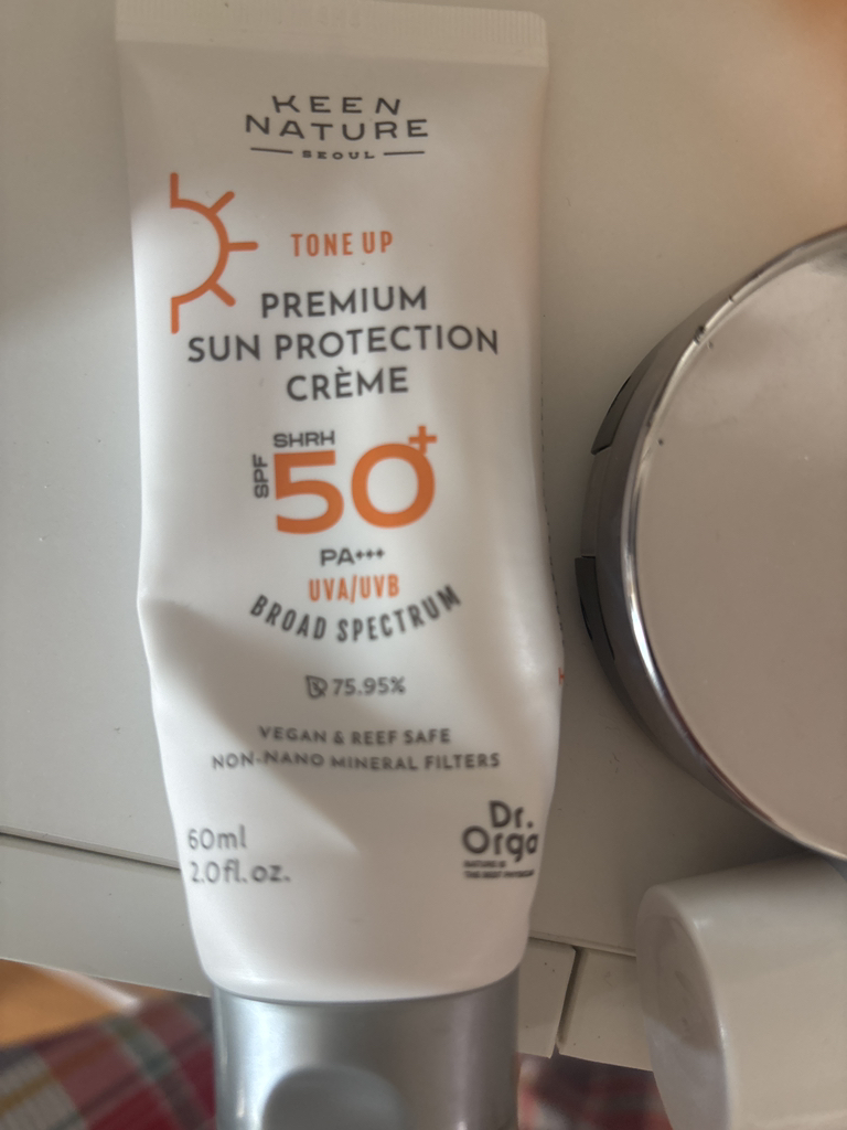奥尔加博士 PREMIUM保湿防晒霜 [SPF50+/PA+++] common.review image