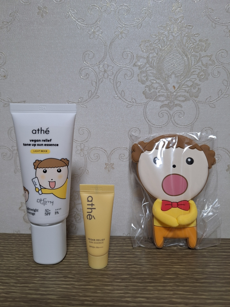 아떼 (athe) 비건 릴리프 톤업 선 에센스 [SPF50+/PA++++] [마루베이지] review image