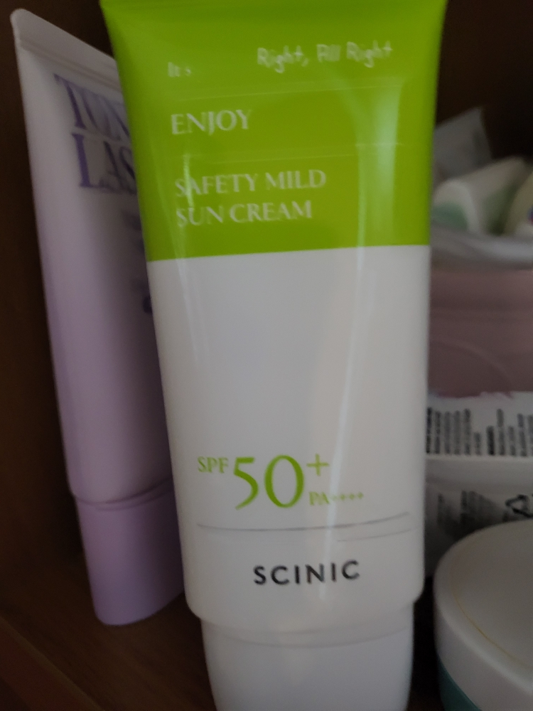 Enzoi 安全温和防晒霜 [SPF50+/PA++++]的真实用户使用照片