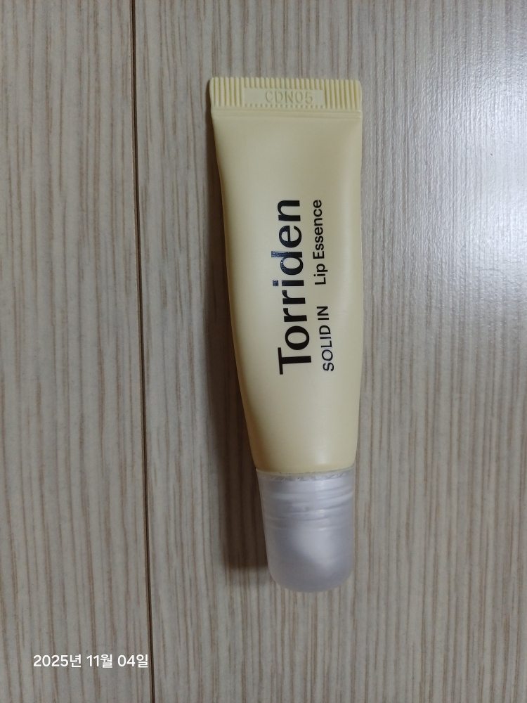 토리든 (Torriden) 솔리드인 세라마이드 립 에센스 review image