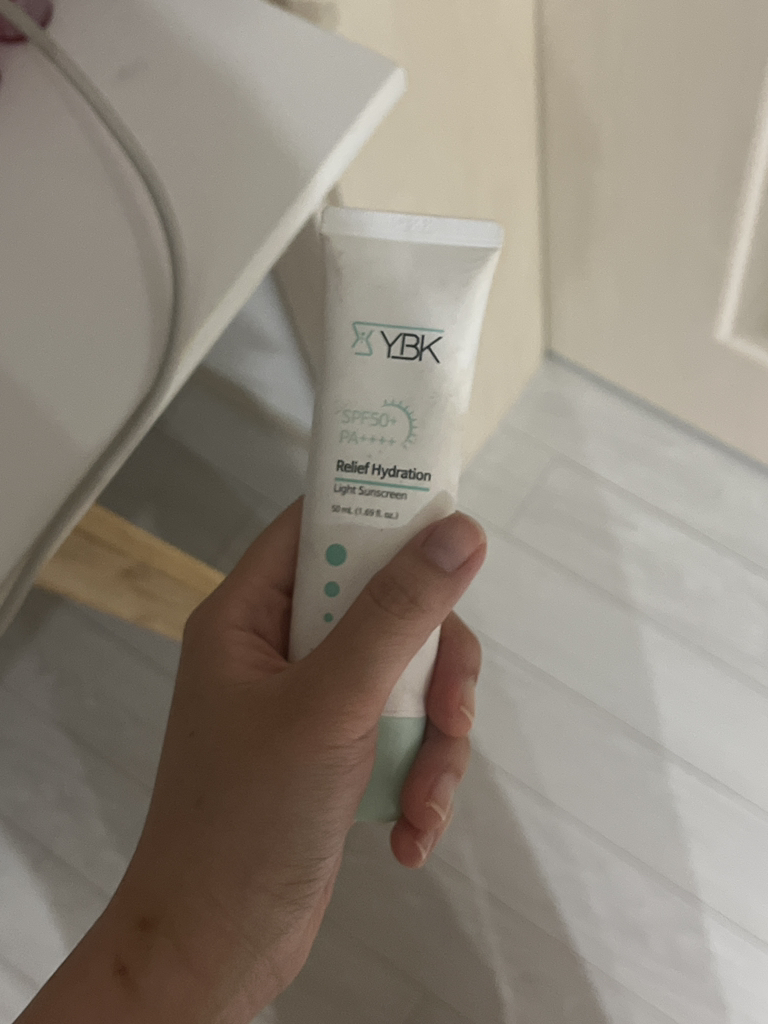 YBK (와이비케이) 릴리프 하이드레이션 라이트 썬스크린 [SPF50+/PA++++] review image