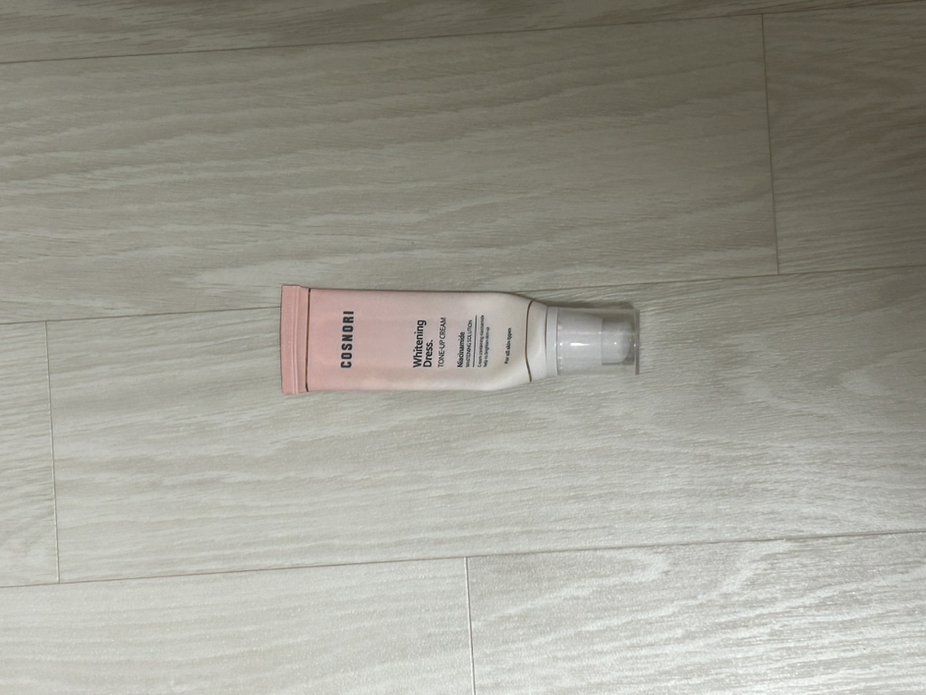 코스노리 (COSNORI) 화이트닝드레스 미백 톤업크림 review image