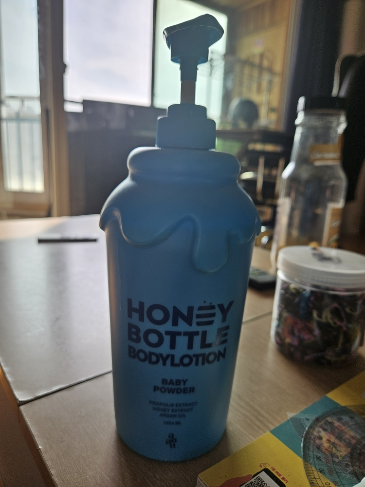 아유아유 (auau) 허니보틀 바디로션 [베이비파우더향] review image