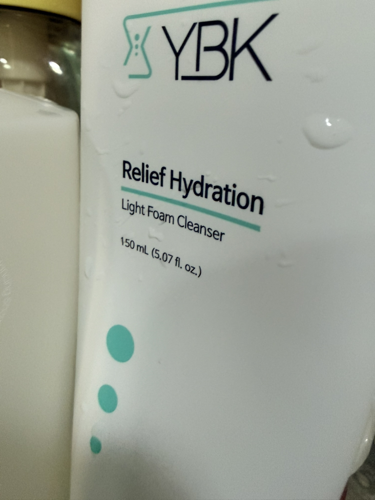 YBK (와이비케이) 릴리프 하이드레이션 라이트 폼 클렌저 review image