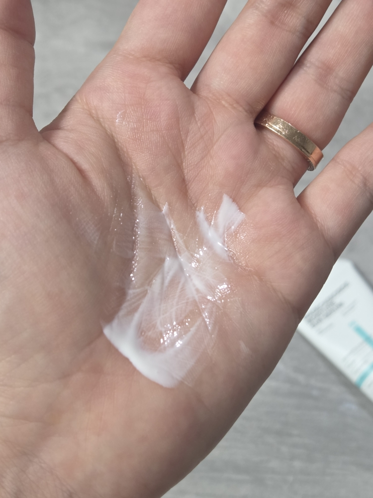 메디힐 (MEDIHEAL) 마데카소사이드 수분 선세럼 흔적 리페어 [SPF50+/PA++++] review image