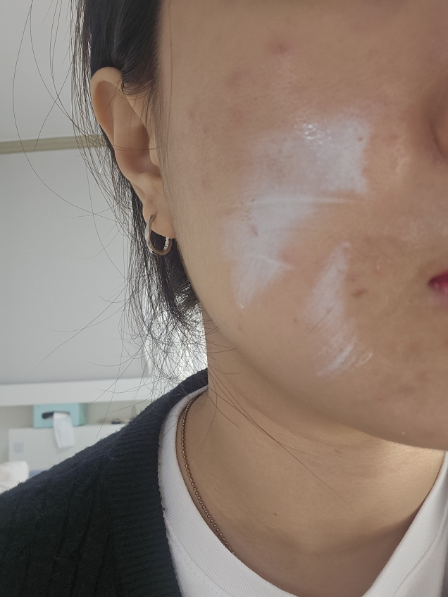 토리든 (Torriden) 다이브인 워터리 모이스처 선크림 [SPF50+/PA++++] review image