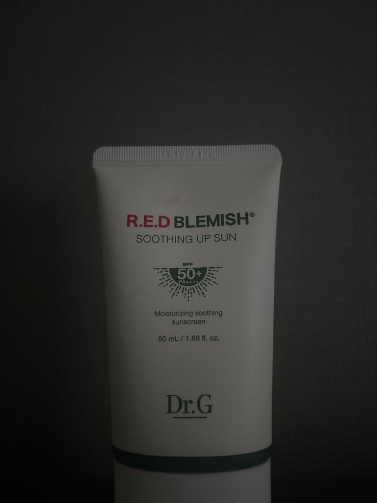 Ảnh đánh giá thực tế của người dùng về Kem chống nắng làm dịu da Red Blemish Soothing Up Sun [SPF50+/PA++++]