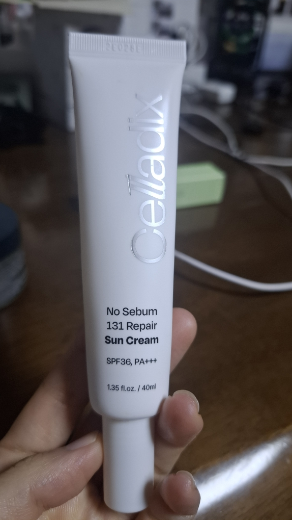 셀라딕스 (Celladix) 노세범 131 리페어 선크림 [SPF36/PA+++] review image