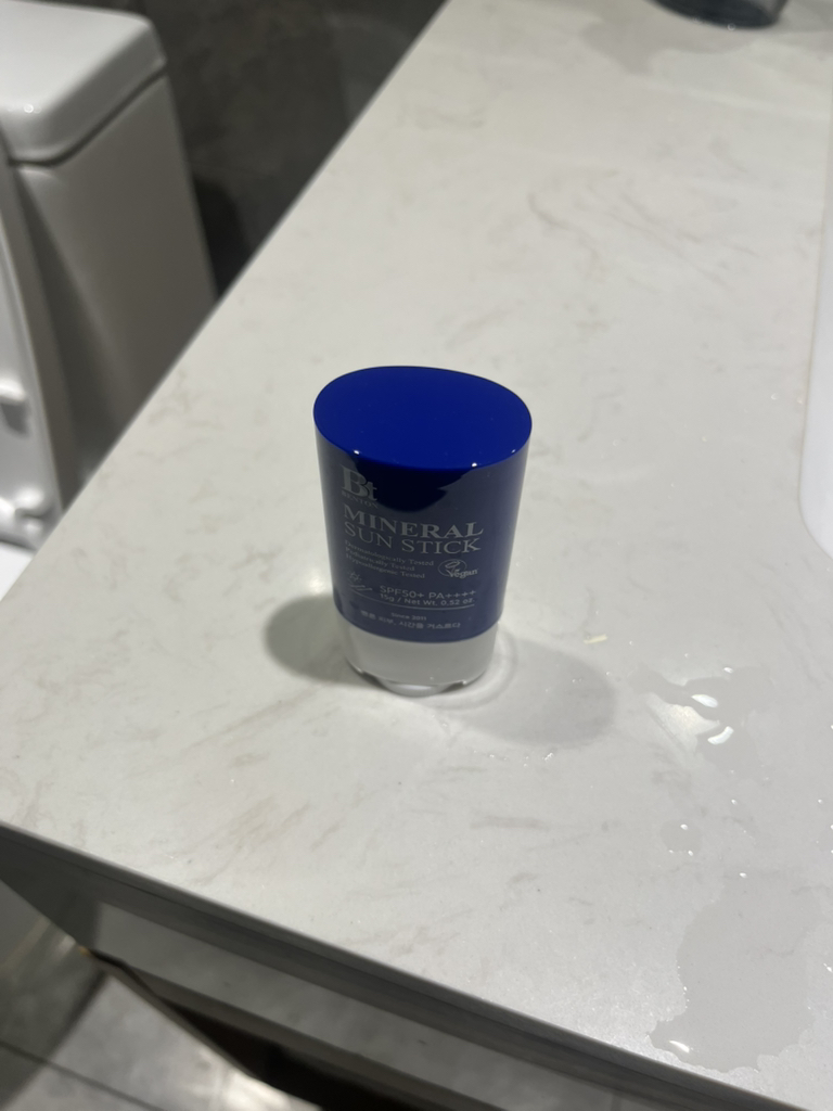 벤튼 (BENTON) 무기자차 선스틱 [SPF50+/PA++++] review image