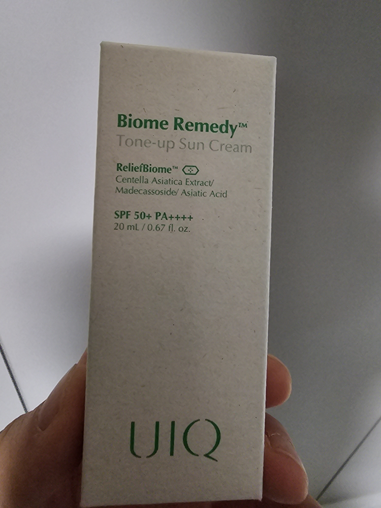 유이크 (UIQ) 바이옴 레미디 톤업 선크림 [SPF50+/PA++++] [그린] review image