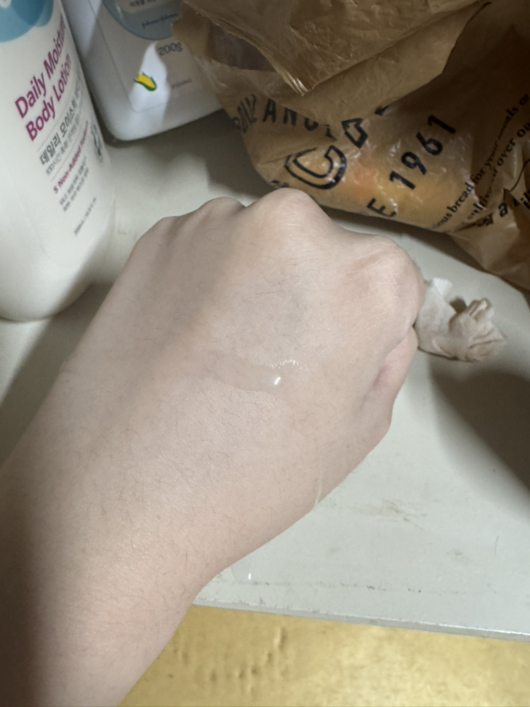 웰라쥬 (WELLAGE) 리얼 히알루로닉 블루 100 앰플 review image