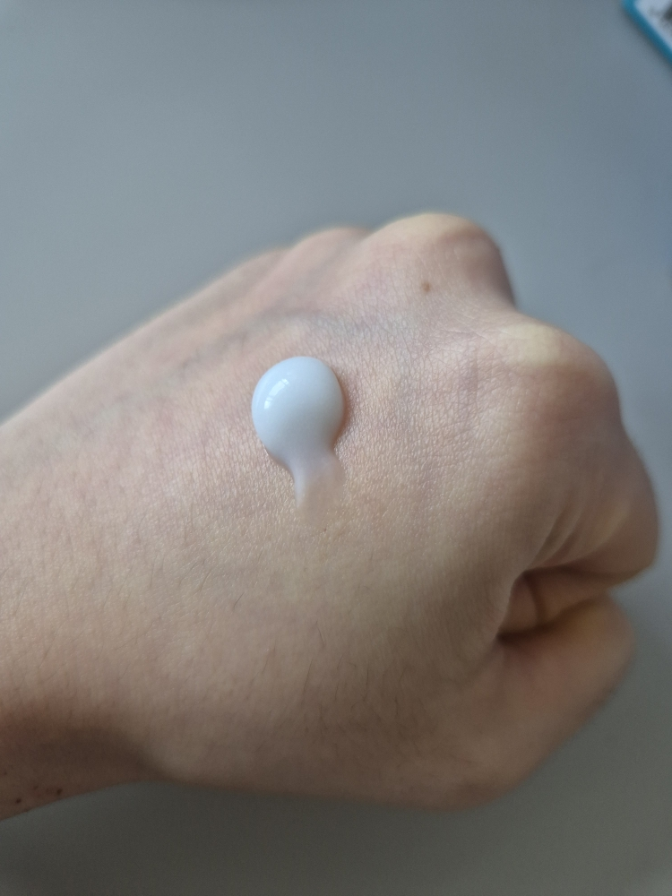 低分子玻尿酸保湿面霜的真实用户使用照片