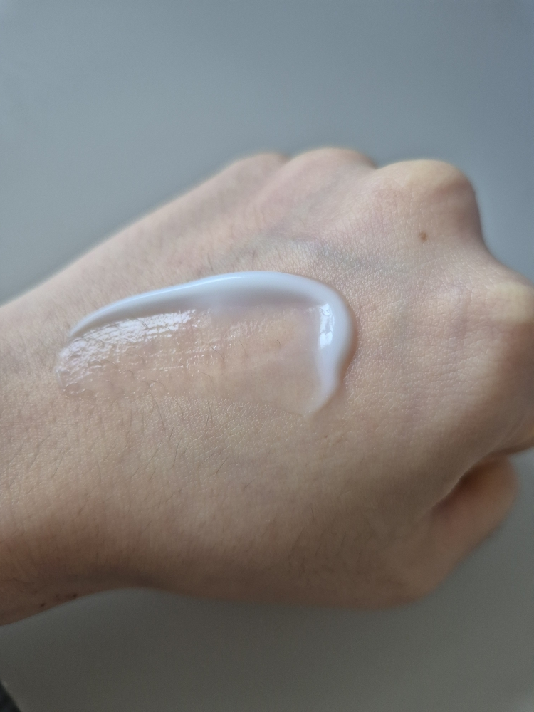 低分子玻尿酸保湿面霜的真实用户使用照片