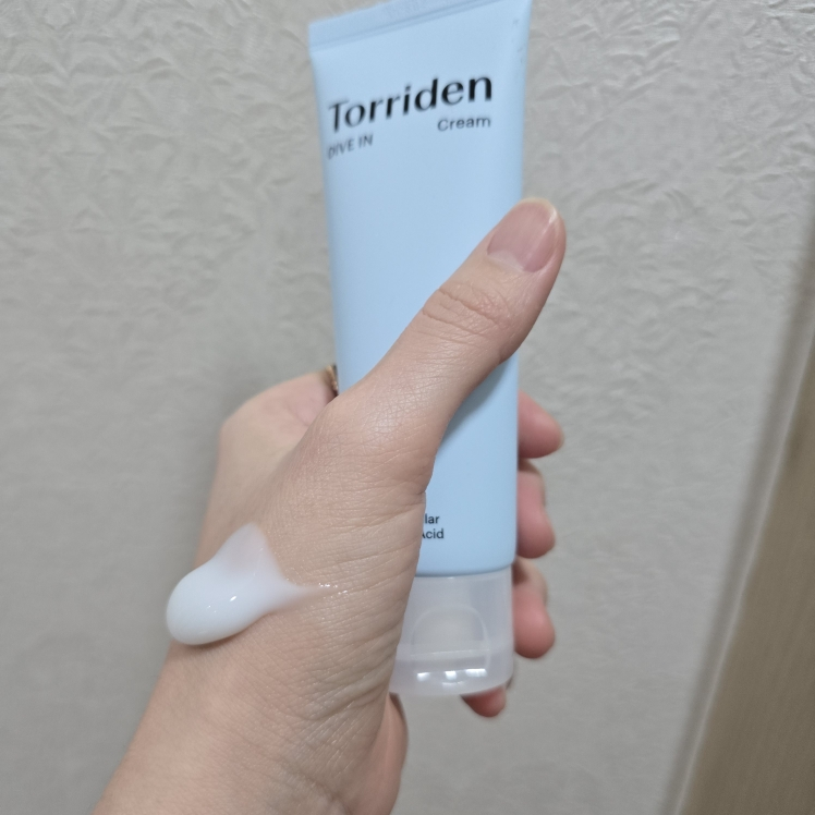 低分子玻尿酸保湿面霜的真实用户使用照片