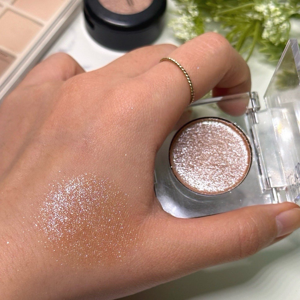 어반디케이 (URBANDECAY) 문더스트 모노 아이섀도우 [스페이스카우보이] review image