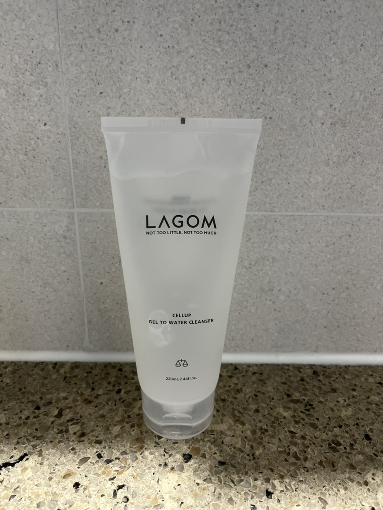 라곰 (LAGOM) 젤 투 워터 클렌저 review image