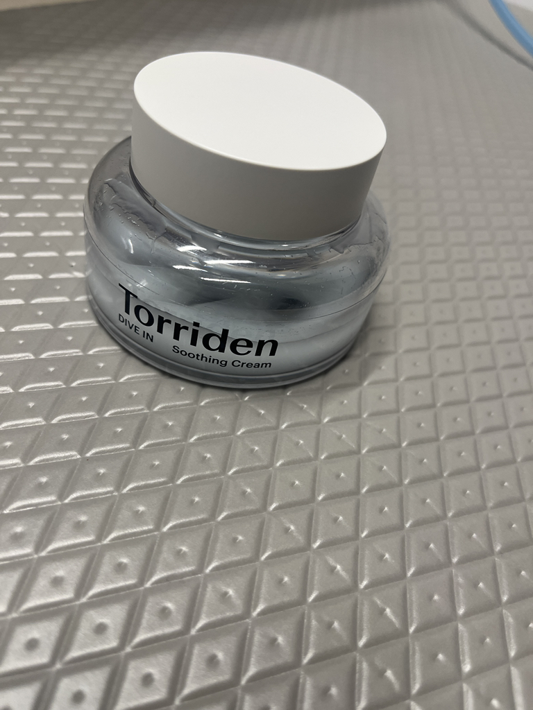 低分子玻尿酸保湿面霜的真实用户使用照片