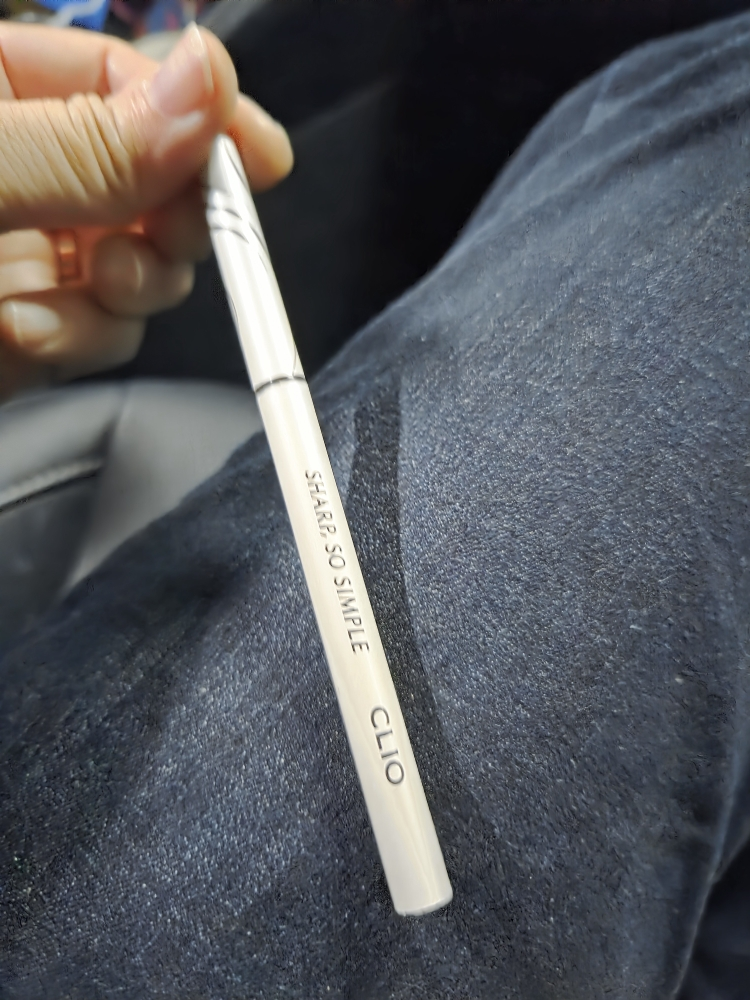 Ảnh đánh giá thực tế của người dùng về Bút chì kẻ mắt chống thấm nước Sharp So Simple [Số 4 Nâu đậm]