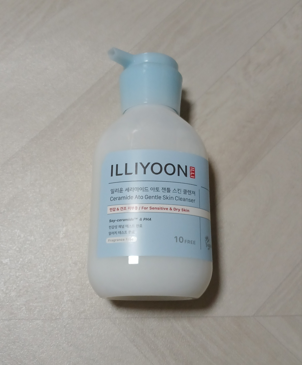 일리윤 (ILLIYOON) 세라마이드 아토 5.0 젠틀 스킨 클렌져 review image